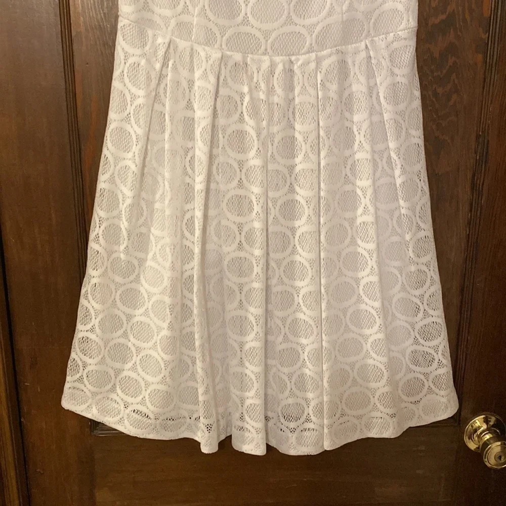 White Sleeveless New York and Company Dress - Picture 3 of 10